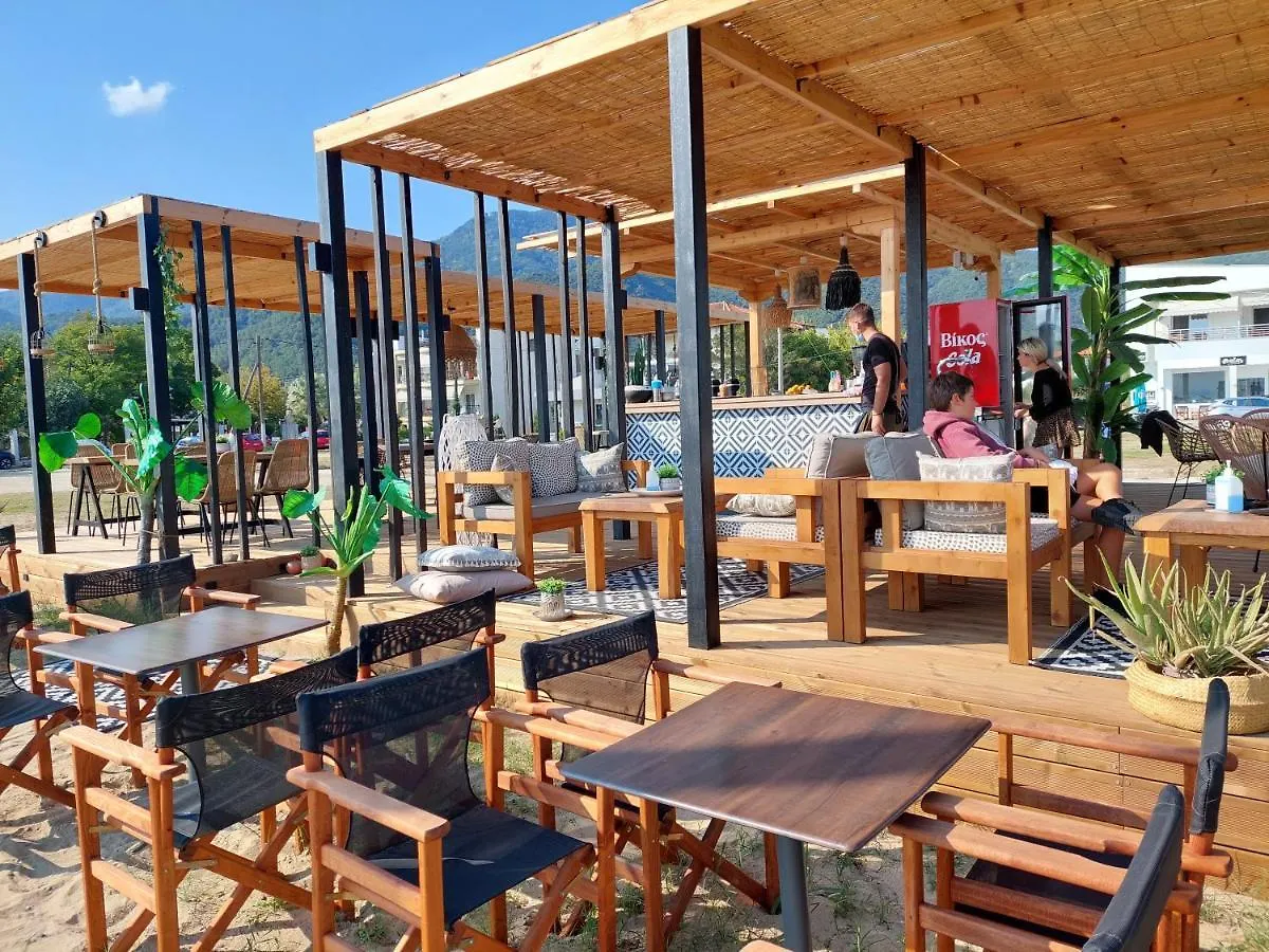 Mare Beach Apartments スタブロス ギリシャ