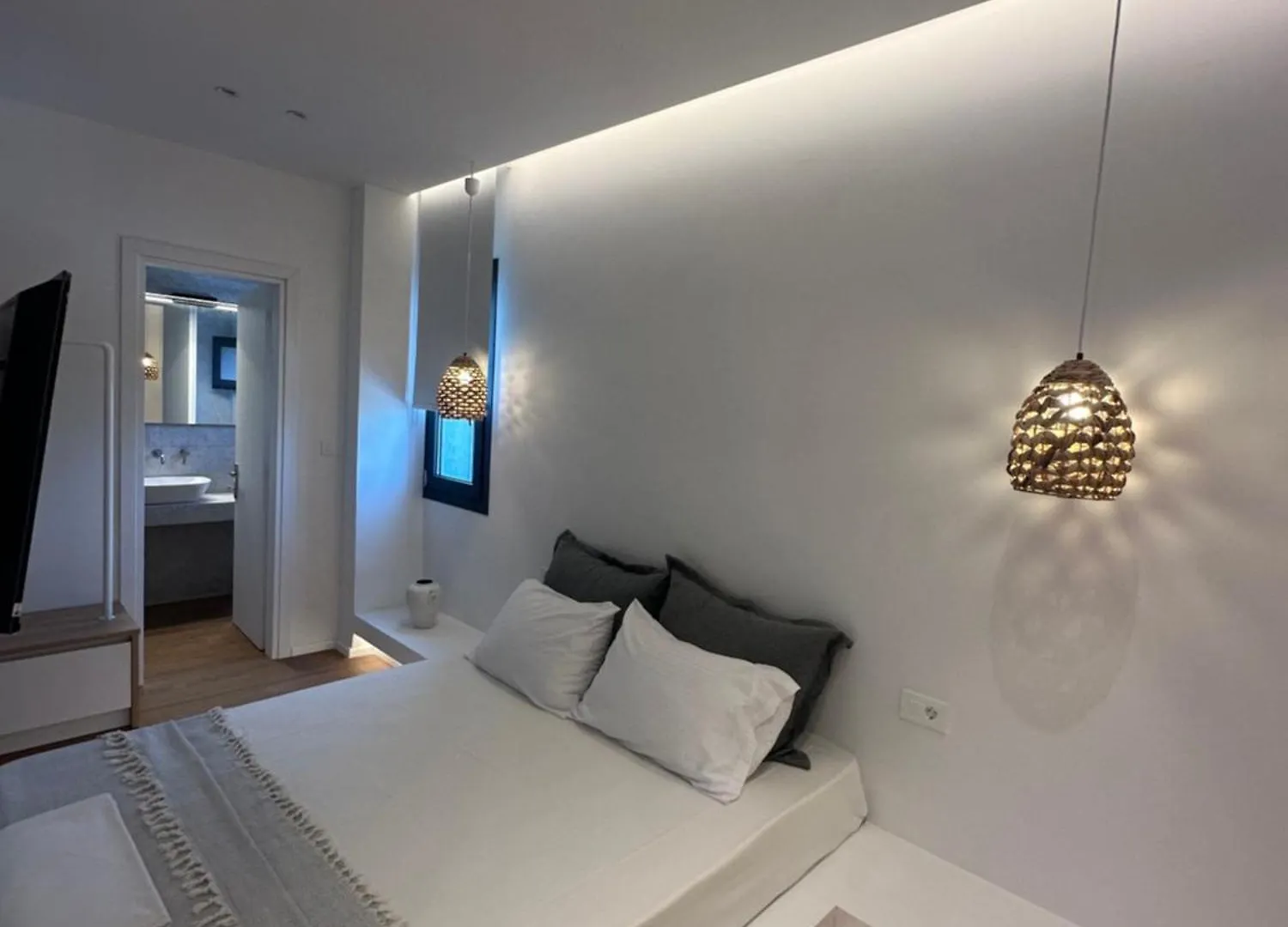 Mare Beach Apartments スタブロス